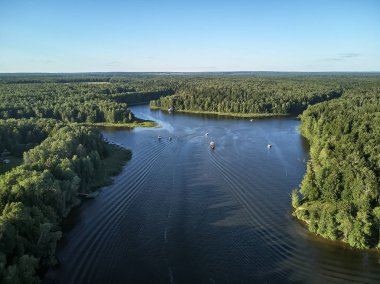 Moskova, Rusya - havadan görünümü nehirde. Drone havadan görünümü