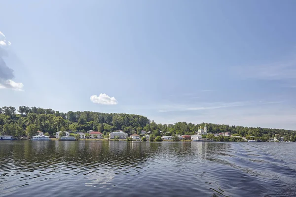 Hill valley Volga Nehri'nde görüntüleyin. Görünüm