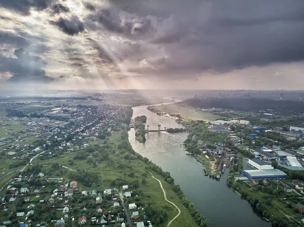 Moskova, Rusya - havadan görünümü nehirde. Drone havadan görünümü