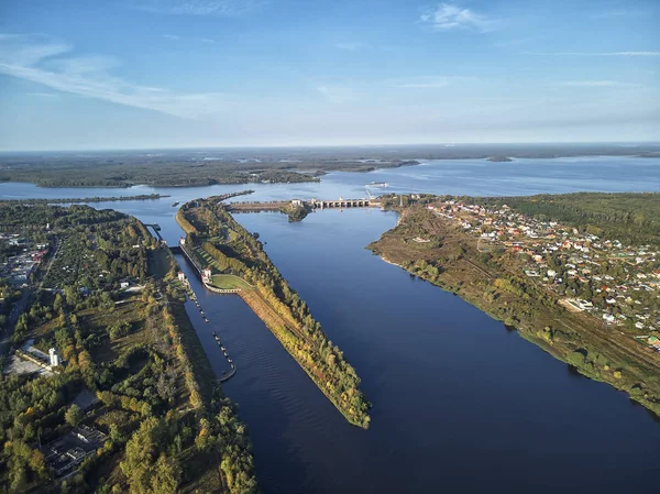 Savak chanel tarihinde Moskova-Volga, havadan görünümü, dubna, dvitrov. Hava dron görünümü