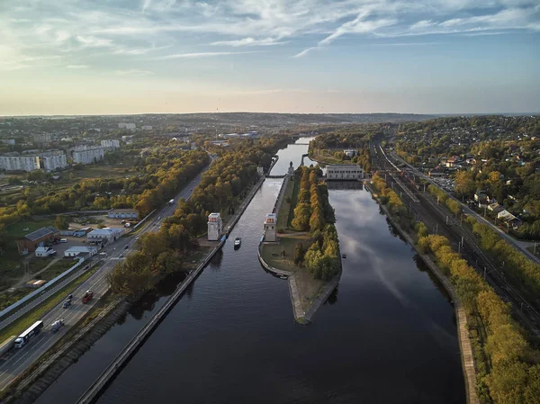 Sluice no chanel Moscou-Volga, vista aérea, dubna, dvitrov — Fotografia de Stock