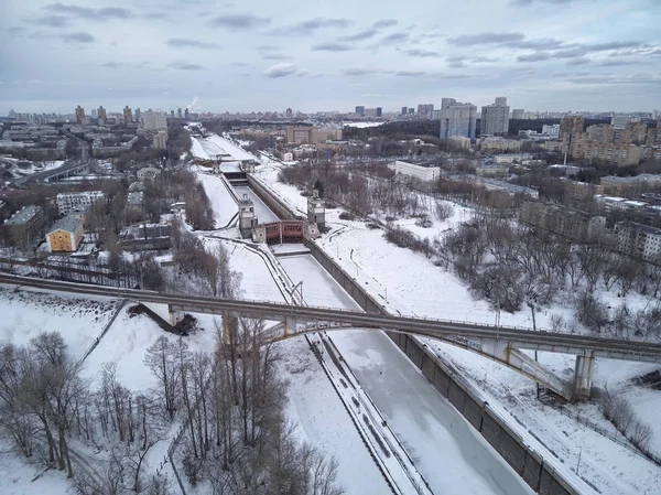 Chanel 9 numaraya yıkamak Moskova-Volga, havadan görünümü, Moskova, kış hava dron görünümü — Stok fotoğraf