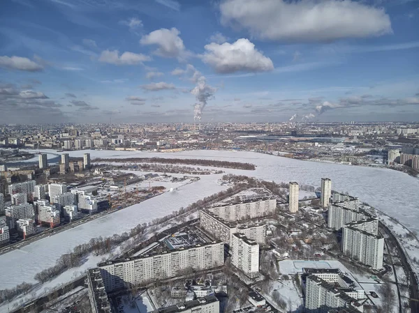 Aerial view of Moscow river near kolomenskoe and pechatniki district. Aerial view from drone to winter snow river. — Stock Photo, Image