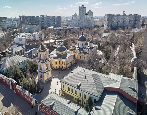 Moscow. Intercession Pokrovsky Monastery of the Russian Orthodox Church. Aerial Drone view — Stock Photo, Image