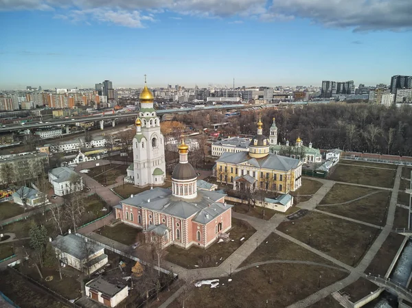 Orthodox cathedrals in architecture-historical ensemble Rogozhskaya sloboda in Moscow, Russia. Aerial dorne view — Stock Photo, Image