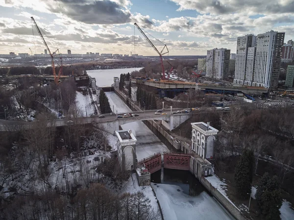 Moskova nehri üzerinde 9 numaralı çamur, havadan manzara, Moskova, kış manzarası. Hava drone. — Stok fotoğraf