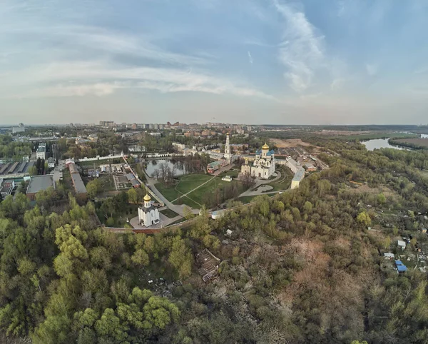 尼科洛-乌格雷什斯基修道院的鸟瞰图是俄罗斯东正教圣尼古拉斯修道院。莫斯科， 俄罗斯. — 图库照片
