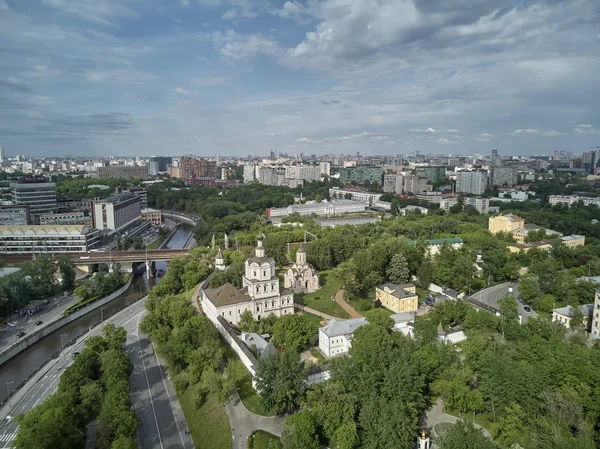 Kurtarıcı Spaso-Andronikov Monastyr Andronikov Manastırı havadan görünümü, Moskova'da eski bir manastır, Rusya. — Stok fotoğraf