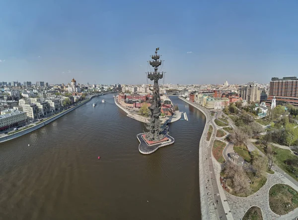 MOSCOW - May, 2019: Monument to Emperor Peter the Great Peter First , architect Zurab Tsereteli. landmark. Aerial view — Stock Photo, Image