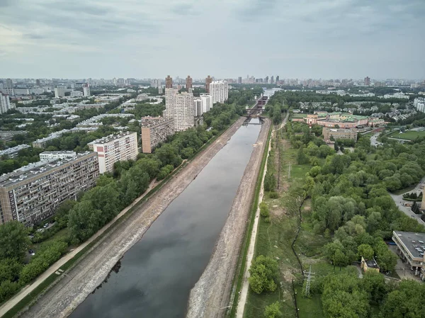 Russia, Moscow, May 2019 - Repairing of Sluice number 8 on the chanel Moscow-Volga, aerial drone view — Stock Photo, Image