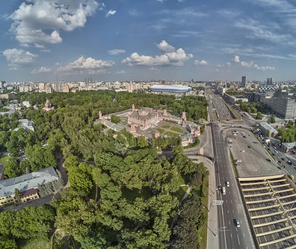 Palácio Petrovsky na avenida Leningradskii no dia da espionagem. Vista aérea de drones. Moscou, Rússia — Fotografia de Stock