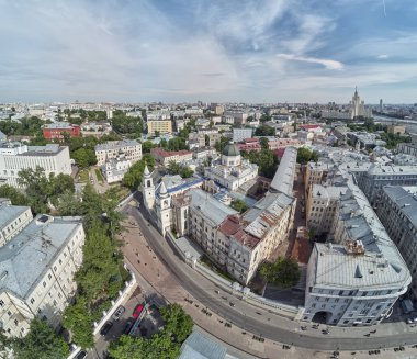 Moskova'daki Ivanovsky Manastırı. Ivanovsky Manastırı Moskova'da büyük bir stauropejik Rus Ortodoks manastırı. Havadan görünüm