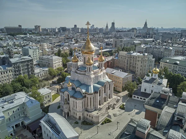 Kerk van de opstanding van Christus en de nieuwe martelaren en belijders van de Russische kerk in het Sretensky-klooster in Moskou. — Stockfoto