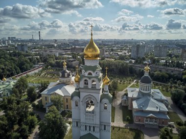 Moskova'da mimari-tarihi topluluk Rogozhskaya sloboda Ortodoks katedraller, Rusya. Havadan insansız hava aracı görünümü.