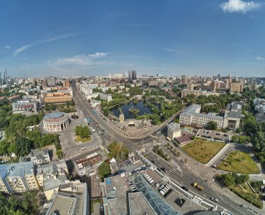 Barrikadnaya istasyonunda Moskova hayvanat bahçesi. Drone'dan yüksek hava panoramik görünümü. Moskova, Rusya. Yaz
