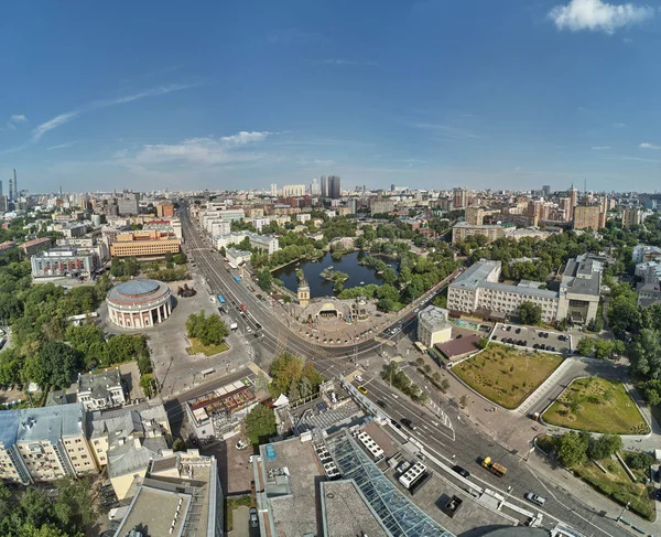 Barrikadnaya istasyonunda Moskova hayvanat bahçesi. Drone'dan yüksek hava panoramik görünümü. Moskova, Rusya. Yaz — Stok fotoğraf