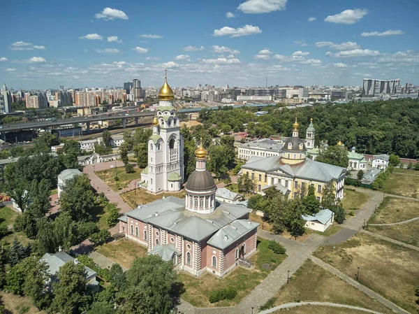 Orthodox cathedrals in architecture-historical ensemble Rogozhskaya sloboda in Moscow, Russia. Aerial drone view. — Stock Photo, Image