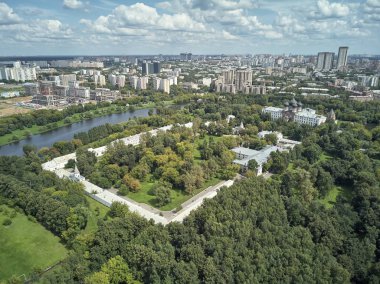 İzmailovo'daki Romanovların Malikanesi. Moskova, Rusya. Havadan panoramik drone görünümü