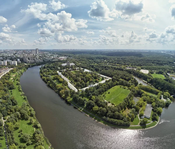 İzmailovo'daki Romanovların Malikanesi. Moskova, Rusya. Havadan panoramik drone görünümü — Stok fotoğraf