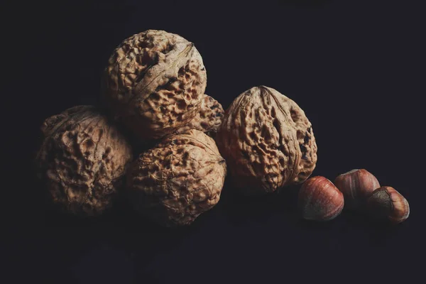 Walnuts Chestnuts Dark Background — Stock Photo, Image