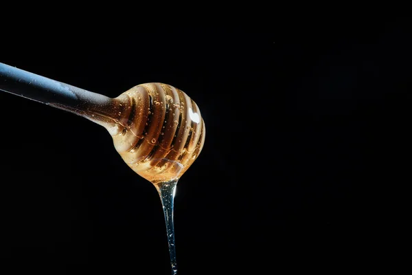 Honig Ein Glas Gegossen — Stockfoto