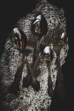 akşam yemeği karanlık bir arka plan ayarla