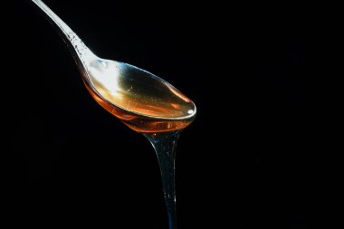 bir kavanozun içine dökülür tatlım