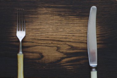 çatal bıçak takımı ahşap oyun tahtası