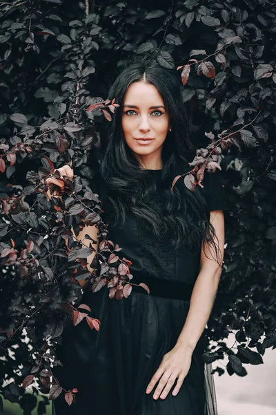 Beautiful Woman Black Dress Leaves Garden — Stock Photo, Image