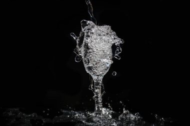 çok renkli şampanya cam sıçramaları