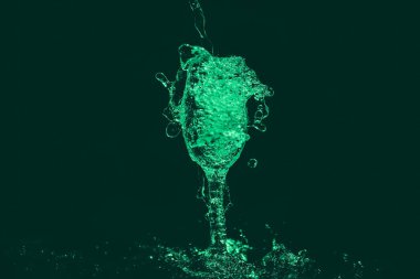 çok renkli şampanya cam sıçramaları