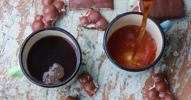 Schwarzer Kaffee Die Tasse Gießen — Stockvideo