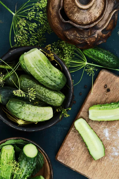 Läckra Färska Picklade Gurkor Bordet — Stockfoto