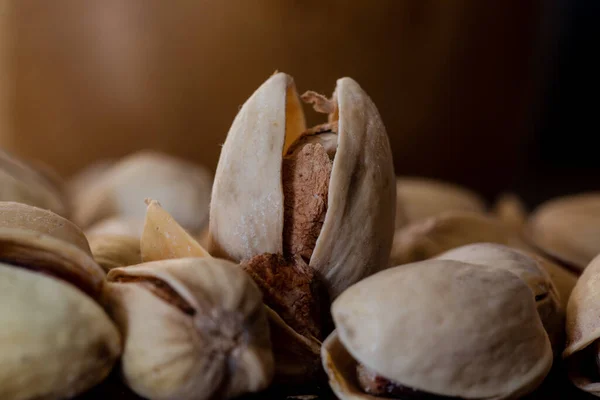 Pistachos Asados Salados Mesa —  Fotos de Stock