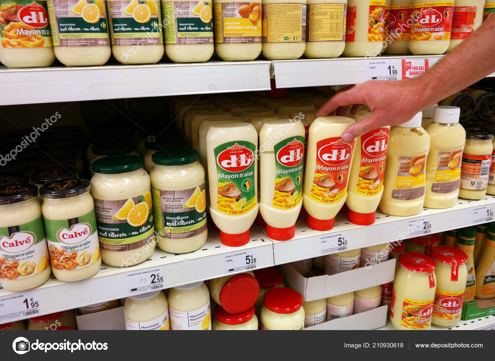 Belgique Août 2018 Étagères Avec Différentes Marques Mayonnaise