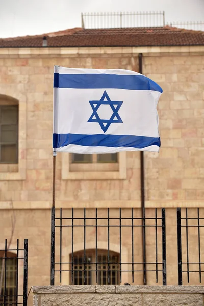 Bandeira Estado Israel Com Estrela David Frente Edifício Jerusalém Fotos De Bancos De Imagens Sem Royalties