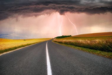 Fırtınaya giden yol
