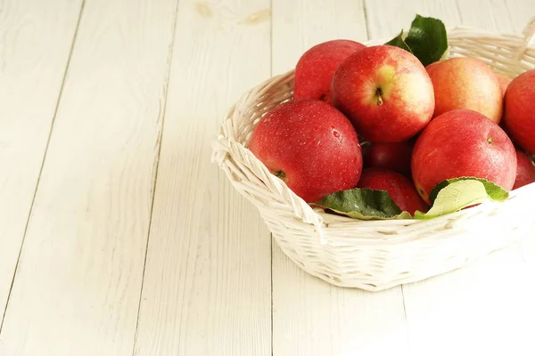 Red Apples Basket White Vintage Background Top View Copy Space — Stock Photo, Image