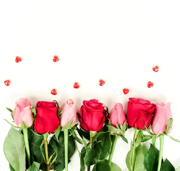 Walentynki Skład Tła Bukiet Serca Piękne Czerwone Różowe Róże Granicy — Zdjęcie stockowe