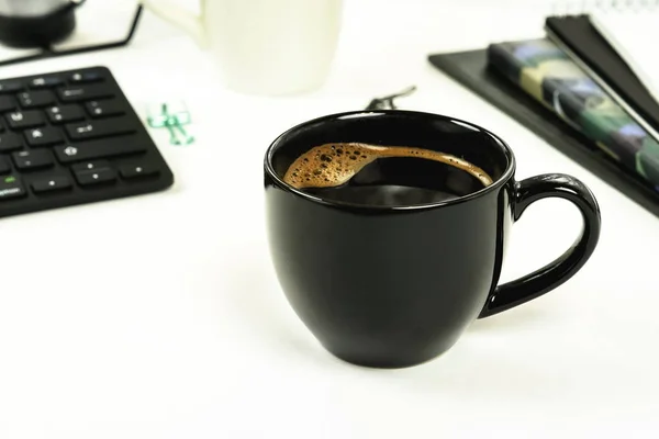 Espacio Trabajo Con Taza Café Cuadernos Sobre Fondo Blanco —  Fotos de Stock