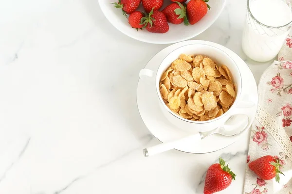 Healthy Corn Flakes Milk Strawberries Breakfast Marble Background Desk Table — Stock Photo, Image