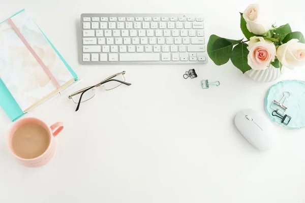 Female Workplace Arranged Keyboard Cup Coffee Flowers — Stock Photo, Image