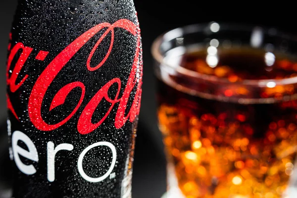 Prag Tjeckien November 2018 Flaska Coca Cola Zero Med Droppar — Stockfoto
