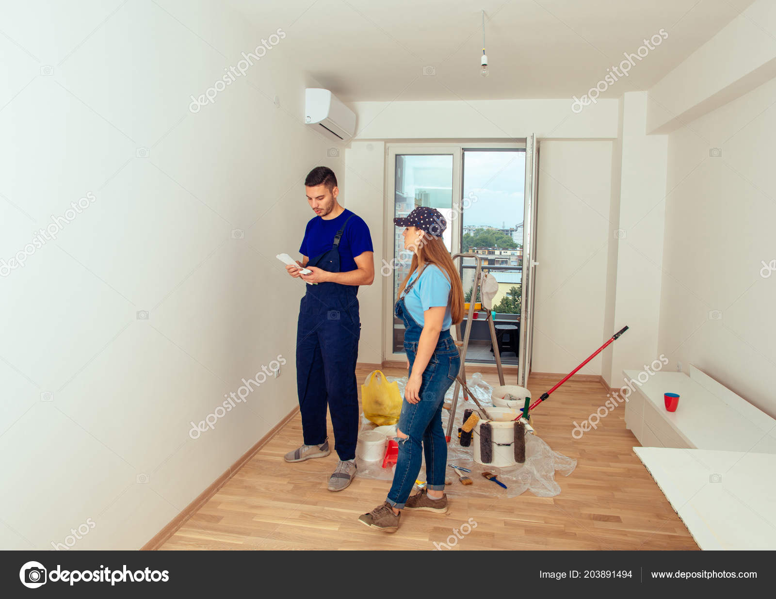 Young Married Couple His New Apartment Prepare Painting