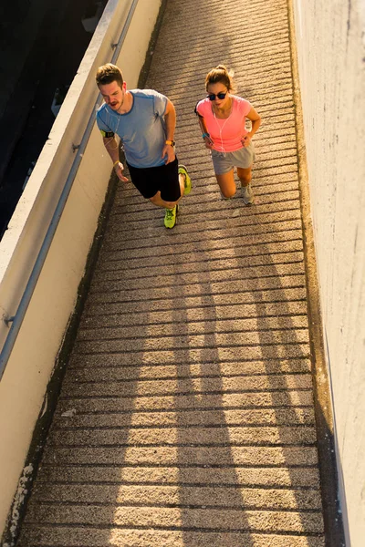 Routine Entraînement Des Coureurs Pendant Jogging Coucher Soleil — Photo