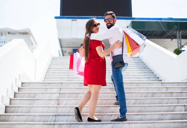 Shopping Der Innenstadt Schönes Paar Das Spaß Auf Den Mazedonischen — Stockfoto