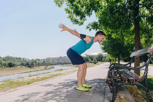 Tipo Forma Estirando Preparándose Para Correr Parque —  Fotos de Stock