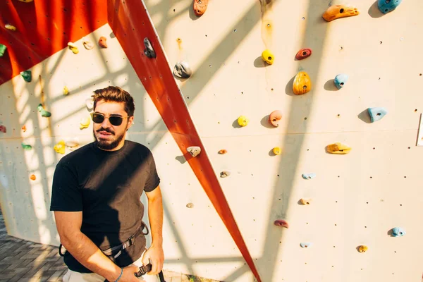 Deportes Chico Preparar Bouldering Aire Libre Gran Pared Roca — Foto de Stock