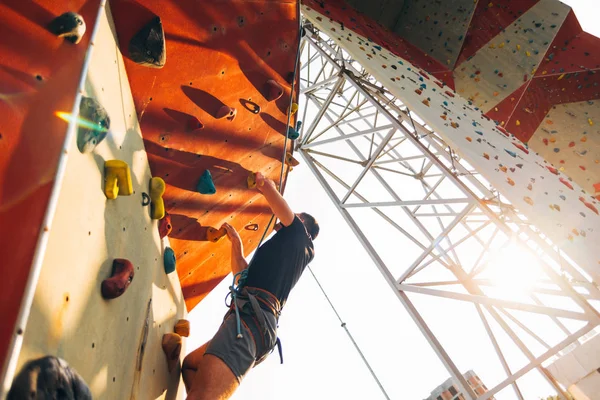 Aktivní Životní Styl Bouldering Lezení Dosažení Nejvyšší Koncept — Stock fotografie