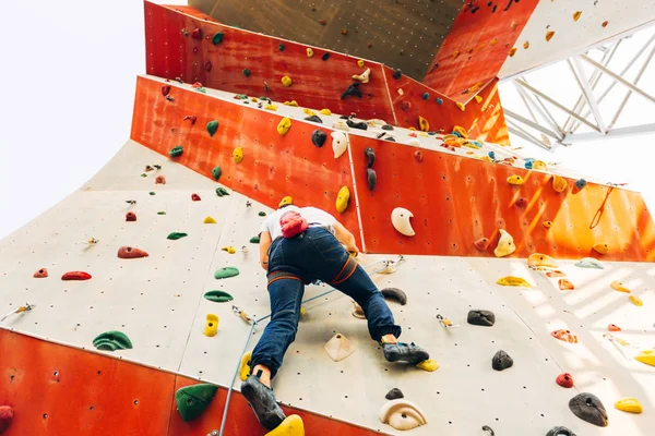 Aktivní Životní Styl Bouldering Lezení Dosažení Nejvyšší Koncept — Stock fotografie